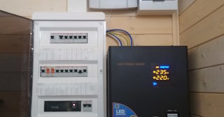 Установка и подключение стабилизаторов напряжения от 577 руб в Ростове - ЭлектроРсв